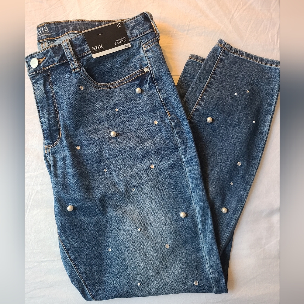 Ana Pearl and Bling Accent Jeans💎💎